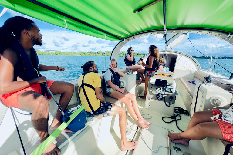 Guadalupa: Tour ecologico in barca a vela Ti-Bo in laguna
