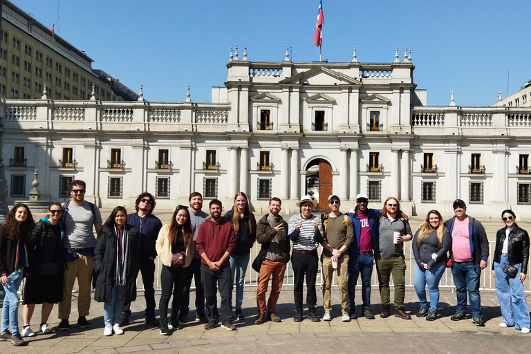 Santiago : visite pour adultes – histoire, culture, politiqueSantiago : Visite guidée pour adultes – Histoire, culture, politique