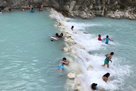 Depuis Mexico : Excursion d'une journée aux Grutas de Tolantongo avec transfert