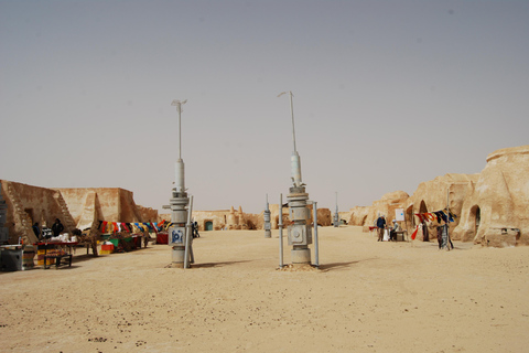 From Djerba: 2Day Tour to Tozeur, the Mountain Oasis matmata