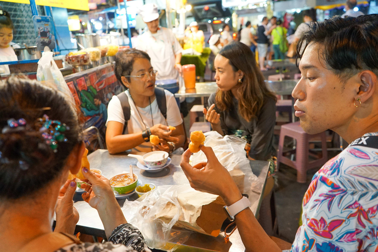 Bangkok Night Foodie Tour in China Town