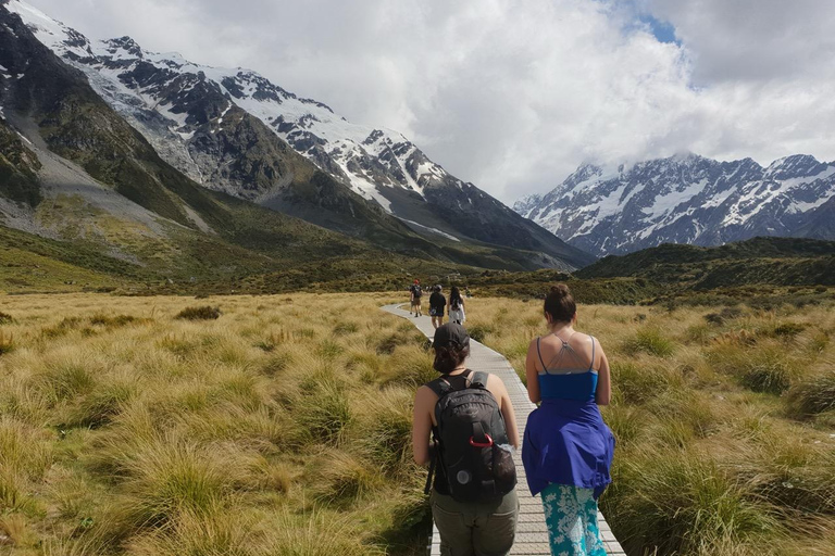 Queenstown: Kawarau Gorge, Lake Pukaki & Aoraki Mt Cook Tour