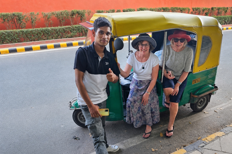 Delhi: A Day Between Gates, Gardens, and Tombs