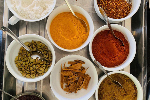Sigiriya: Pick, Grind, Stir a Sri Lankan Curry Lesson