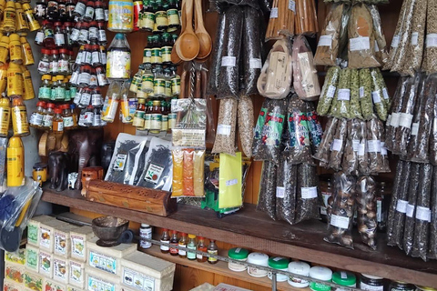 Kandy: Tuk-Tuk Sights, Culture, Shopping & Treatment