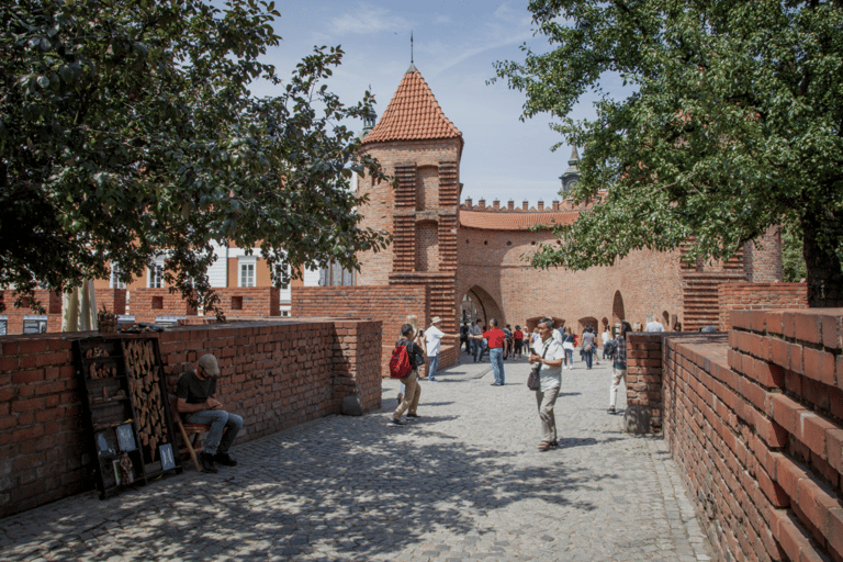 Warsaw: Ghetto & Old Town Guided Walking Tour