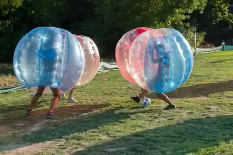 Warszawa: Prywatny mecz Bubble Football