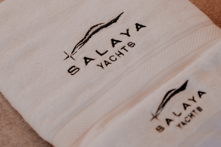 Dżakarta: prywatny rejs jachtem po 4 wyspach z nurkowaniem z rurką8-godzinna prywatna wycieczka jachtem (do 12 osób)