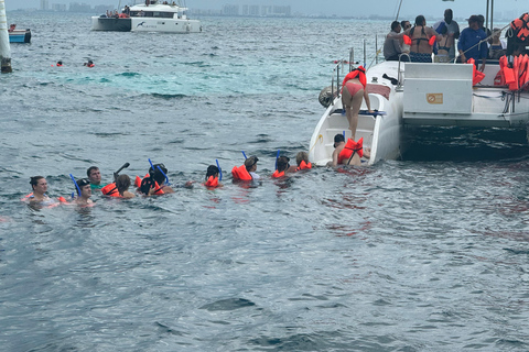 Catamarano illimitato per Isla Mujeres da Playa del carmen