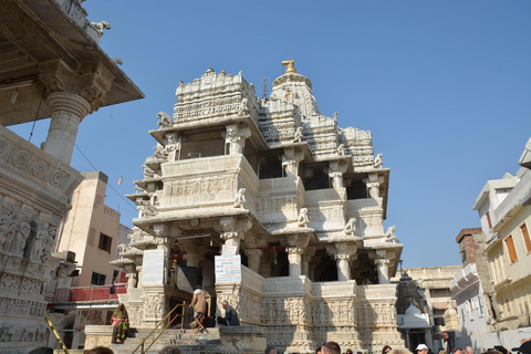 Udaipur: Old City Walking Tour with Local Guide