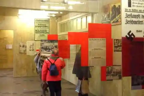 EL-DE Haus and Old Town Private Guided Tour