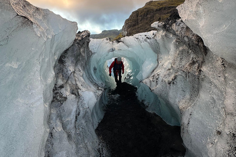 Vík: Sólheimajökull Private Glacier Walk with Guide