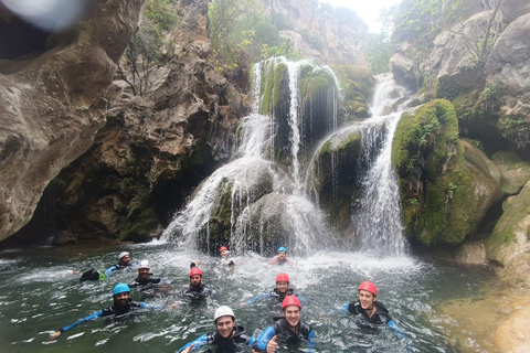 Cazorla: Beginners' Canyoning - Canyoning Experience.