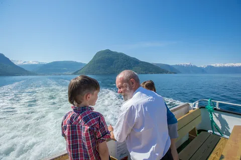 Från Fjærland - Fjordkryssning till Balestrand enkel resa