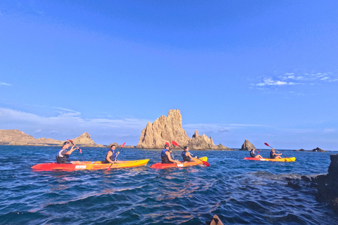 CABO DE GATA: GUIDED KAYAK ROUTE + SNORKEL + FREE PHOTOS