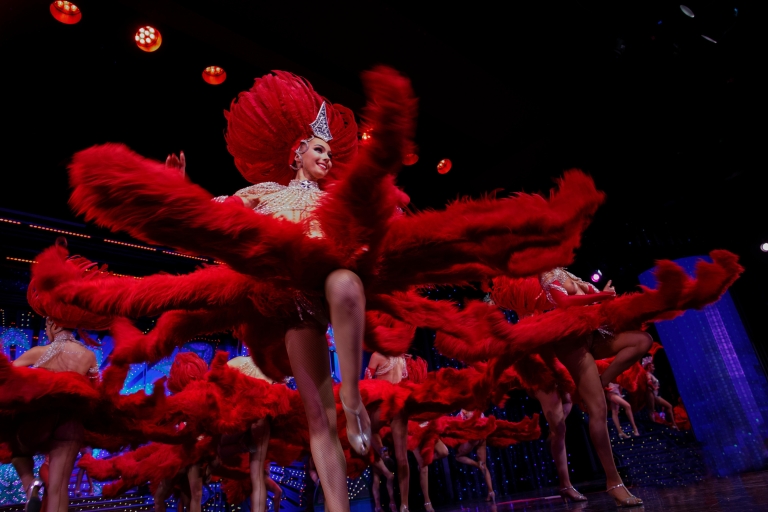 Paryż: Szampan w Moulin Rouge i rejs po SekwaniePokaz, pół butelki szampana i rejs
