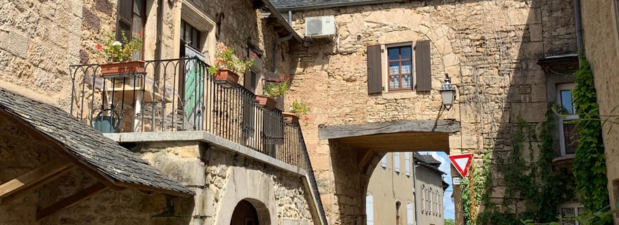 Bournazel : visite à pied d'un superbe (et méconnu) village