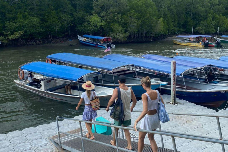 Langkawi: Caverna, alimentação de águias, alimentação de peixes e almoço