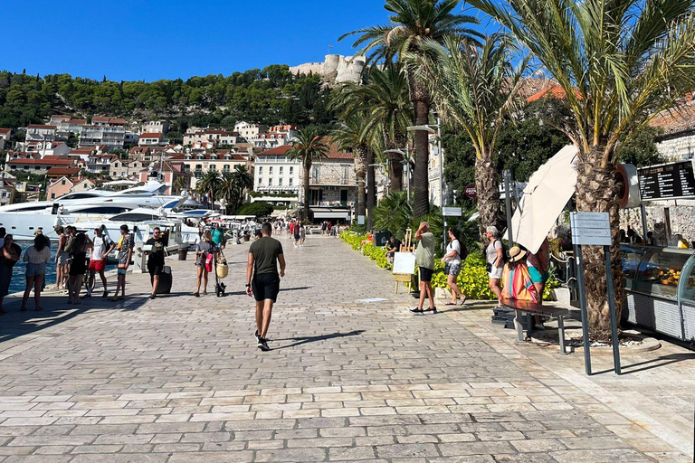 Split: Wycieczka całodniowa po 5 wyspach Blue Cave z Hvarem i Visem