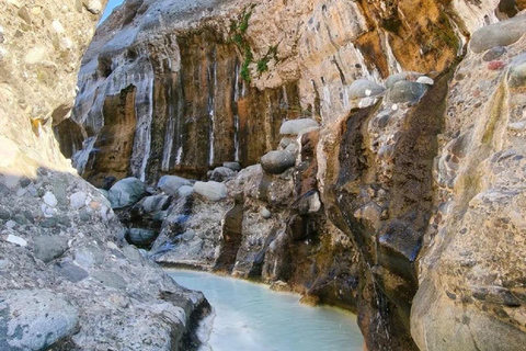 From Muscat: Hidden Canyon Hike & Sulfur-Rich Natural Pools Muscat: Hidden Canyon & Sulfur-Rich Natural Pools