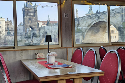 Prague: 1-Hour Prosecco Party Cruise with Unlimited Prosecco