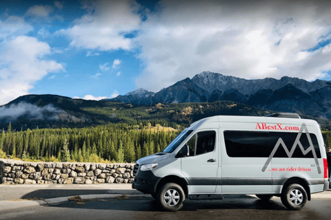 Banff: Navetta per il Lake Louise e il Johnston CanyonDalla stazione ferroviaria di Banff