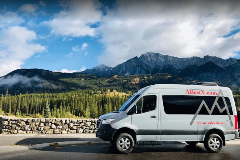 Banff: Experimenta o transporte para o Lago Louise e para o Johnston CanyonDa estação de comboios de Banff