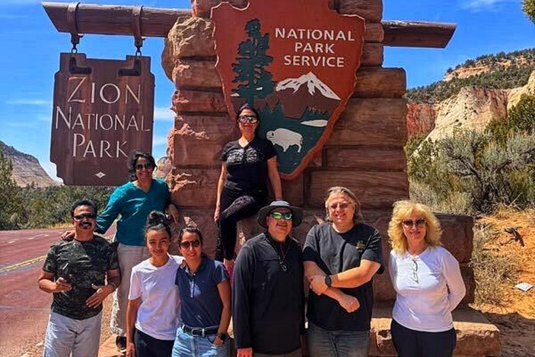 From LA: 7 Southwest Wonders in 5 Days — Small-Group Tour 4 people in 1 Hotel Room