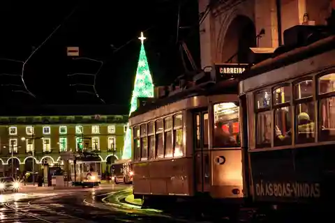 Lisbon by Night: Private Christmas Lights Photo Walk