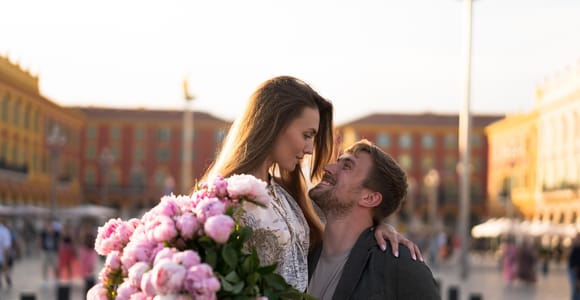 Nice: Photoshoot with a Pro Photographer & 15 Edited Photos