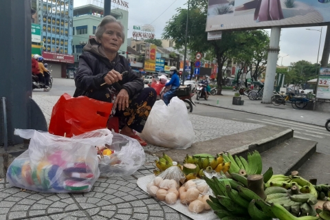 Hue : Visite à pied de la cité impériale et du marché de Dong Ba