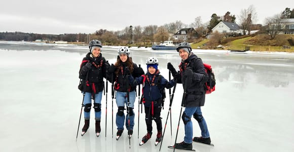 Stockholm: Familienfreundliche private Eislauftour & Mittagessen