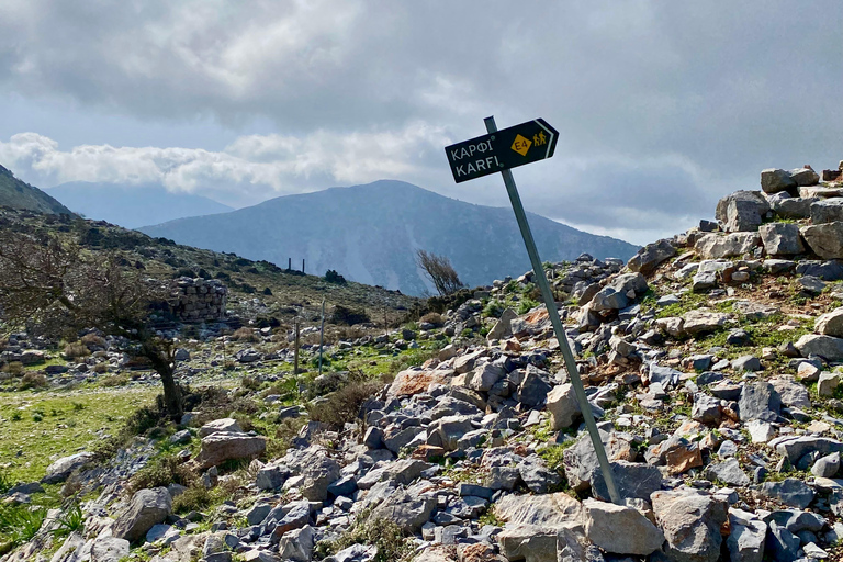 Creta: Excursión Guiada de Senderismo por la Meseta de Lassithi