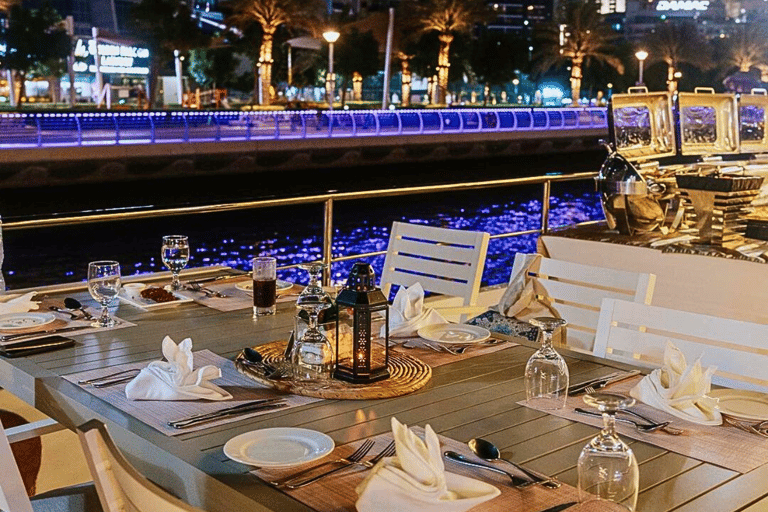 Dubai: Marina Premium Dinner Cruise with Unlimited Drinks Upper Deck without transfers