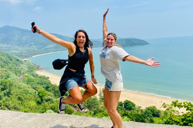 De Hoi An a la Montaña de los Monos de Mármol y el Paso de Hai Van en motoDe Hoi An a la Montaña del Mono de Mármol y el Paso de Hai Van en moto