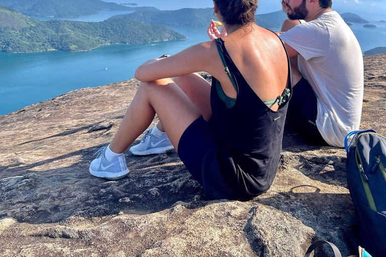 Paraty - Sugarloaf Mountain Trekking in Saco do Mamanguá Paraty – Sugarloaf Mountain Trekking via Saco do Mamanguá