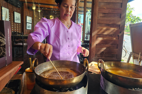 Ayutthaya: Stupa Suppers Food Tour with 15+ Tastings