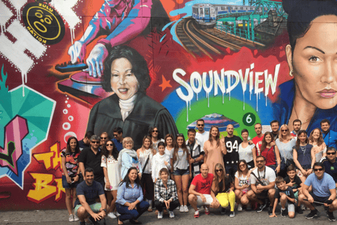 NYC: New York City Contrasts Tour through Harlem, The Bronx, Queens and Brooklyn Vip Service maximum 13 people in Spanish