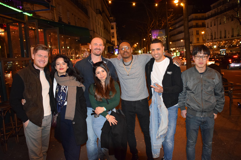 París: Pub Crawl guiado por el centro de la ciudad con chupitos y entrada al club