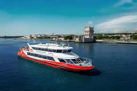 Lisboa: paseo en barco Praça Do Comércio y Torre de Belém