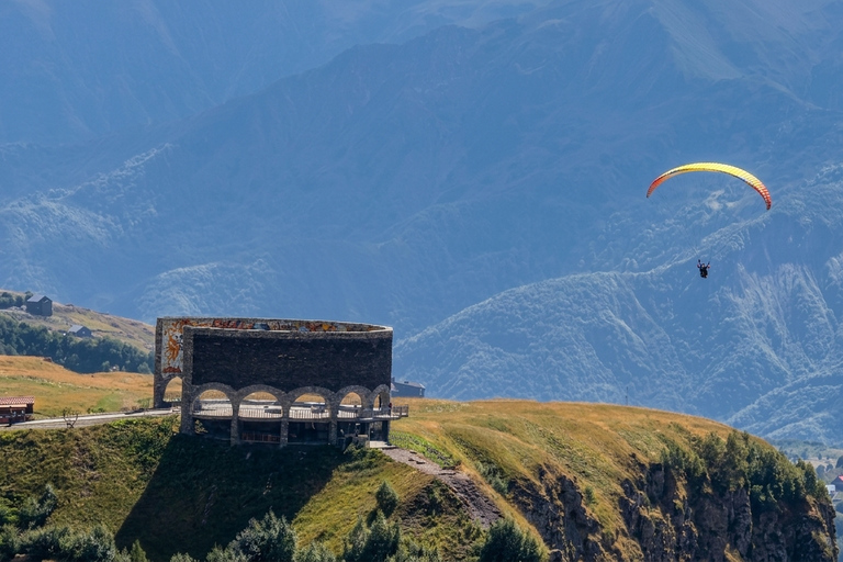 From Tbilisi: Kazbegi & Dariali Gorge Private 4x4 Day Trip
