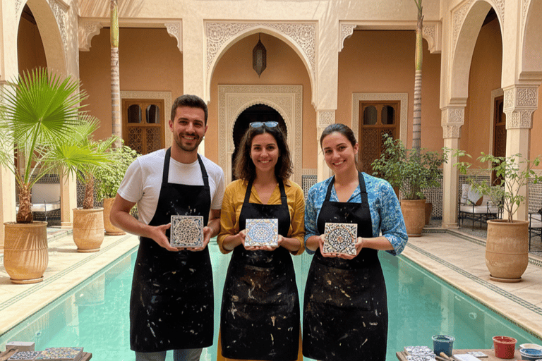 丹吉尔工作坊：制作属于你的 Zelij 瓷砖，并将其带回家丹吉尔工作坊：制作自己的 Zelij 瓷砖并带回家