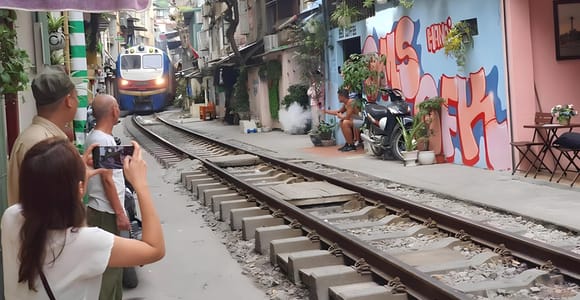 Hanoi: Wartime Tunnel Or Ho Chi Minh Complex & Prison Museum