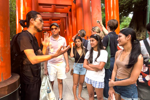 Kyoto: Fushimi Inari Night Walking Tour with Guide Kyoto: Mystical Fushimi Inari Night Walk with Pro Guide