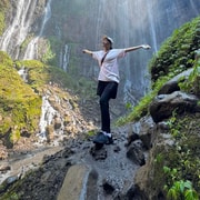 Malang: Tumpak Sewu Waterfall Tour with Pick up and Assist