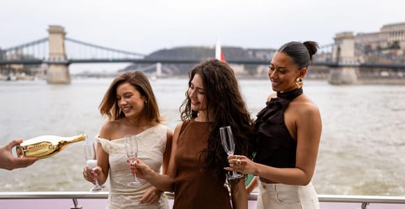 Budapest: Unlimited Prosecco Cruise