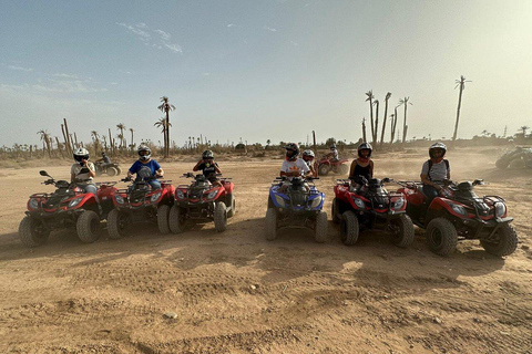 Zonsondergang op quadrijden in Marrakech