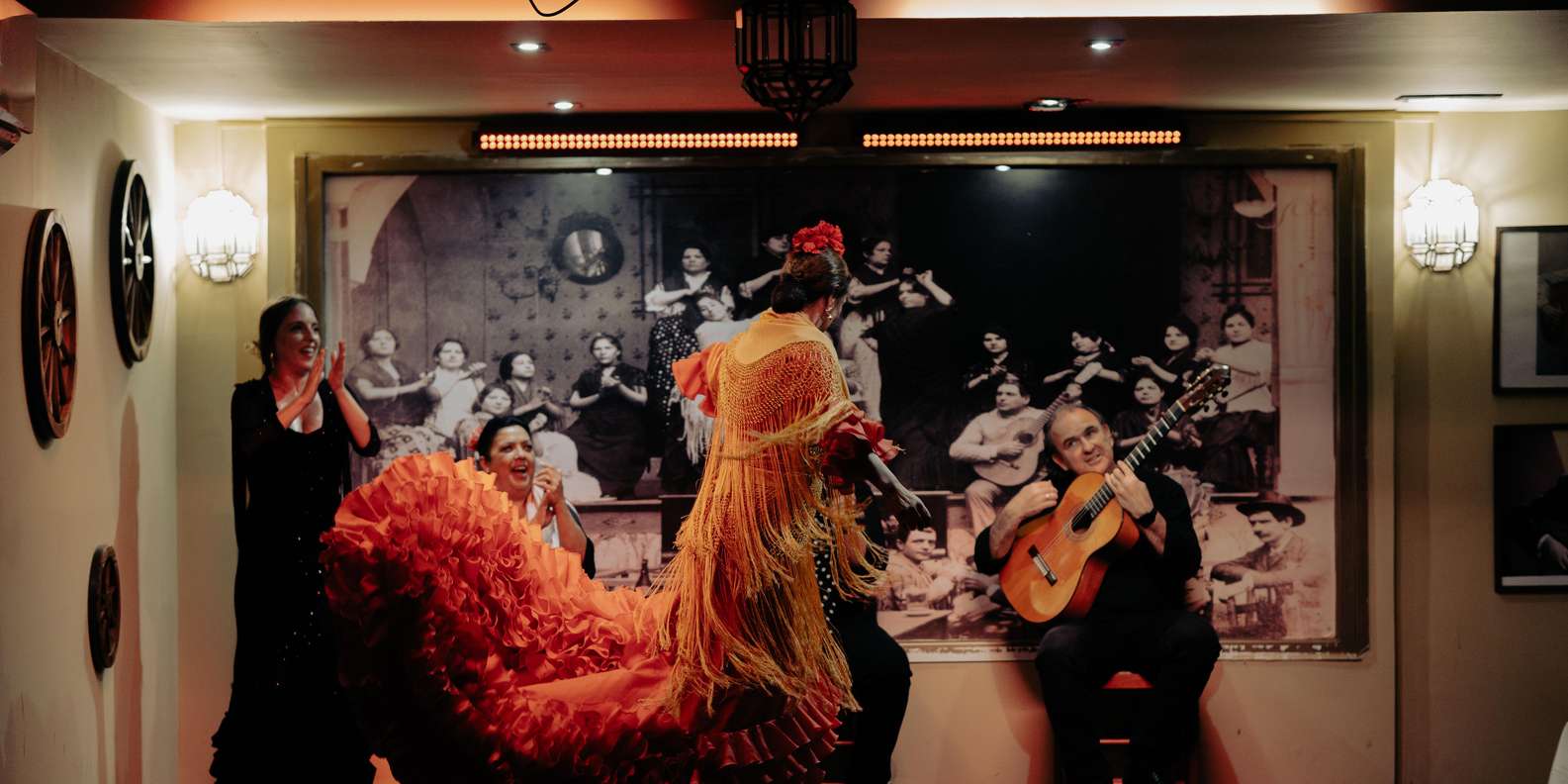 Sevilla Flamenco Show with Dinner - Authentic Experience