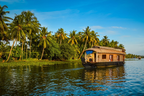 5-Day Kerala Highlights Tour with Overnight Houseboat Stay 3 Star Hotel Accommodation