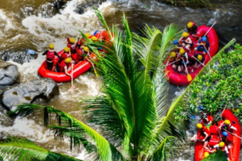 Ubud: Avventura di rafting sul fiume Ayung con pranzo e trasportoRafting con trasferimento di andata e ritorno